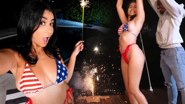 Pulang Cepat Dan Nikmati Pertunjukan Sensual Istriku Yang Menggoda!