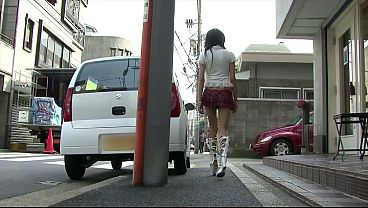 Tiga Tubuh Telanjang Bergumul Liar Bersama Gadis Jepang Kurus Yang Haus Nafsu