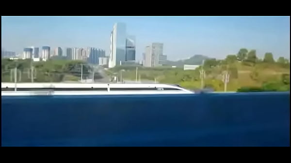 极速狂飙 中国高铁带你体验血脉贲张的极速之旅