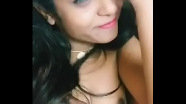 Istri Desi Yang Panas Dengan Suami