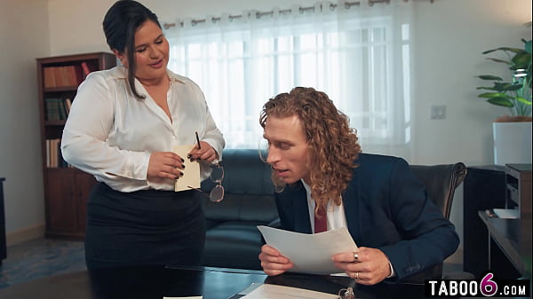 Sensual Dan Berisi, Sarah Arabic Dan Karla Lane Bergantian Melayani Atasan Di Kantor