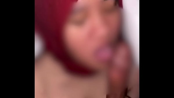 Video Panas Indonesia: Adegan Ranjang Dengan Miss V Sempit, Kontol Besar, Dan Jilbab Merah Menggoda
