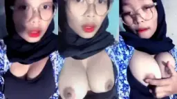 Gadis Sma Berhijab Dengan Payudara Montok Menggoda