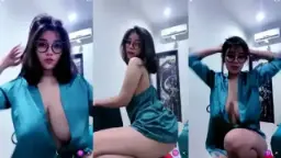 Ica Kane, Si Dewi Payudara Menggoda