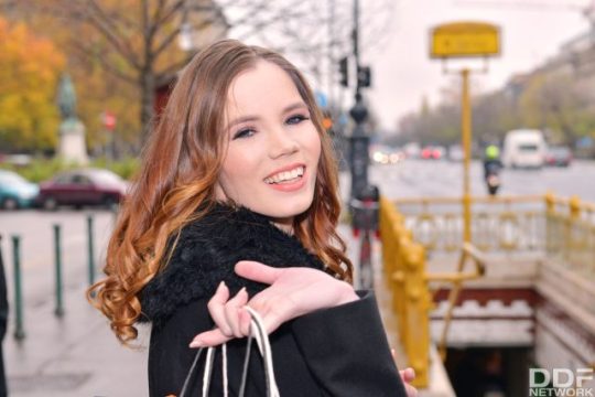 Leila Fiore Dan Lovenia Lux Menggoda Dengan Sepatu Tinggi Untuk Rayuan Yang Menggila