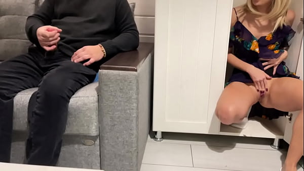 Ibu Tiri Mengintip Anak Tirinya Nonton Bokep Dan Masturbasi Lalu Digituin