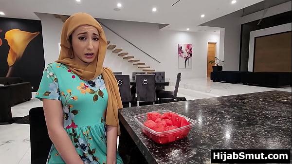 Gadis Muslimah Pemalu Yang Menggoda Dengan Mulut Manisnya Pada Teman Amerika