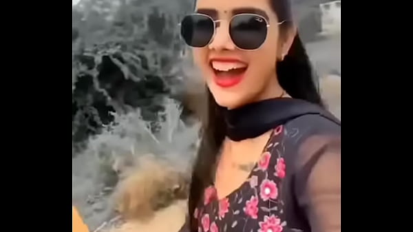 Susu Bunda Desi Naik Turun Menggoda