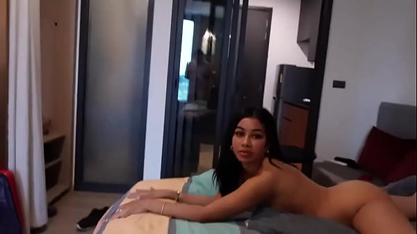 Sophia: Sensasi Panas Campuran Arab Dan Thailand Yang Bikin Bergairah