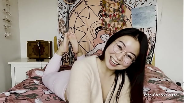 Gadis Tionghoa Imut Yang Bergairah Membuat Video Masturbasi Untuk Kami