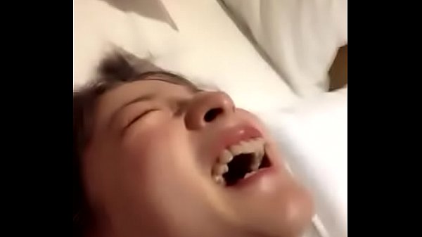 Pasangan Muda Tiongkok Bercinta Hingga Mengeluarkan Air Seni