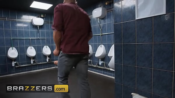 Bercinta Liar Di Kamar Mandi Umum Kotor Bersama Yasmina Khan / Brazzers / Masukkan Kode Xvpromo Di Situs Resmi Untuk Diskon