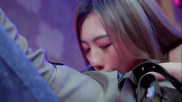 Gadis Seksi Tiongkok Lin Siyu Sedang Mengisap Kontol Dan Ditusuk Dengan Kasar.