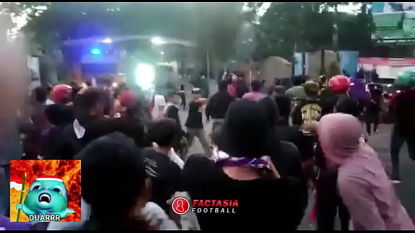 Baku Hantam Brutal Di Tribun: Persik Vs Psim – Adu Gaya Dan Emosi Yang Membara