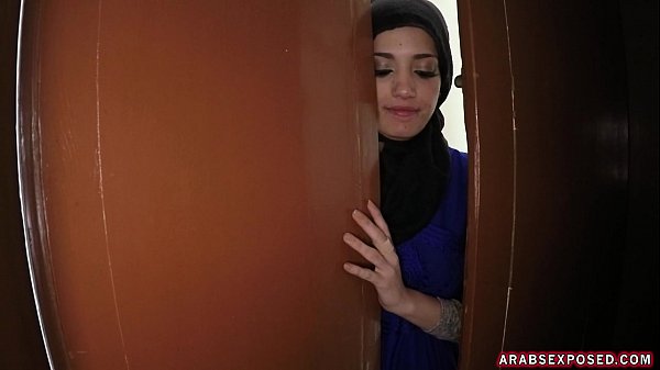 Turis Amerika Mengidamkan Kemaluan Arab Yang Menggairahkan