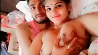 Pasangan Baru Merekam Aksi Ranjang Intim Saat Bulan Madu
