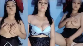 Tante Ria Live Dengan Gaya Liar Dan Barbar Yang Menggoda