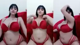 Tante Seksi Montok Live Dengan Bra Merah Yang Menggoda