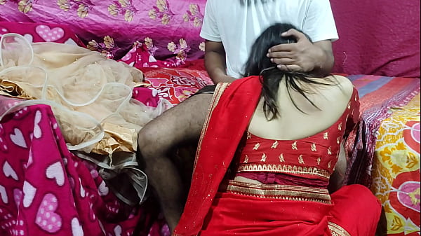 Bidadari India Yang Menggairahkan Digerogoti Ayah Mertua