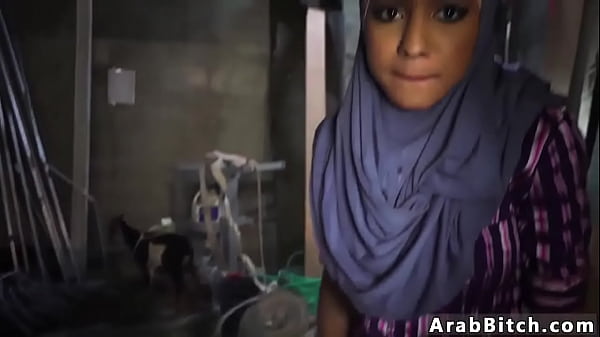 Titit Arab Gede Ngentot Pantat Montok Di Titik Jatuh, 23km Dari Pangkalan