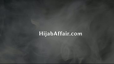 Ibu Tiriku Berhijab Menjadi Boneka Seks Pribadiku