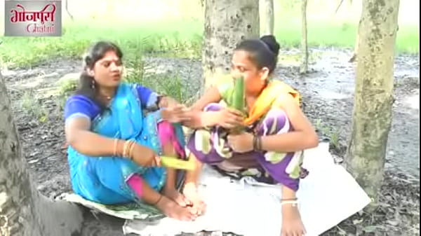गाँव की महिलाएँ अपनी प्यास बुझाने के लिए किस चीज़ का इस्तेमाल करती हैं, यह उन्होंने खुद बताया