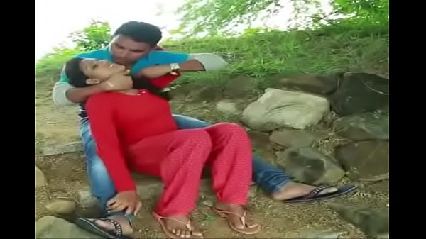 Desi Dicium Dalam-dalam Dan Payudaranya Diremas Penuh Gairah