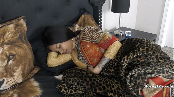 Anak Tiri Tak Bisa Puas, Jadi Ibu Tiri Yang Memberikan Kepuasan