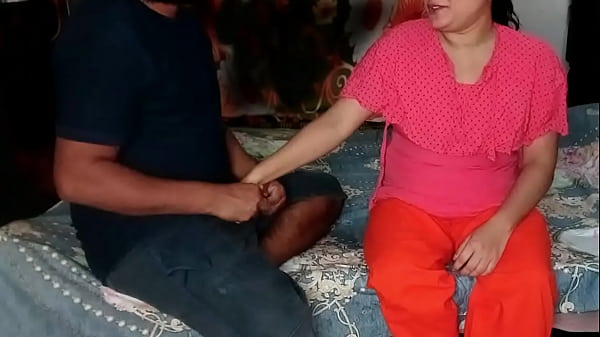 Pembantu India Menggoda Perawan Muda Diam-diam