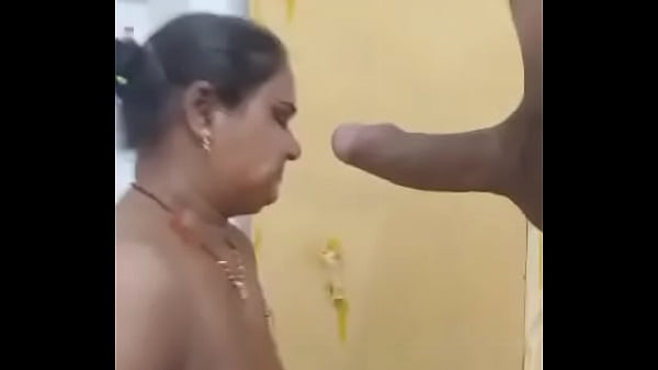 Es Krim Panas Menyemprot Tante India Yang Menggairahkan
