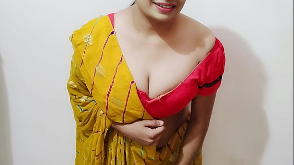भाभी ने देवर का हाथ पकड़ा ही था कि उसकी चुदाई का मजा लेने लगी, फिर उसके बड़े लंड से खुद को भरवा लिया
