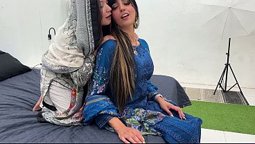 Tiga Badai Nafsu: Aaliyah Yasin Dan Jade Presley, Dua Arab Dengan Payudara Besar Dan Vagina Ketat Yang Menggila