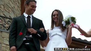 Brazzers – Real Wife Stories – Babi Jalang Tak Terselamatkan Adegan Penutup Dengan Tori Black