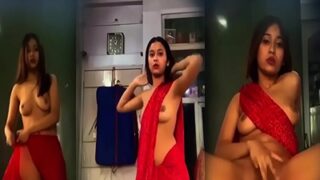 Gadis India Telanjang Bugil Melepas Sari Dengan Gerakan Menggoda
