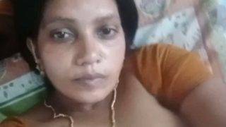 Payudara Montok Berharga Milik Tante Mallu