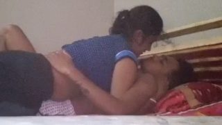 Pria India Ngesek Tetangga Bhabhi Sambil Ngentot Payudara Montoknya
