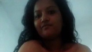 Video Seru Cewek Malayali Seksi Bugil Total, Bikin Mendingan!