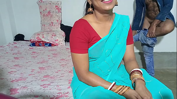 भाभी की रसीली चूत मारी जब वो मेरे कमरे में अकेली आई