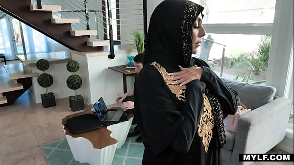 Kylie Kingston Selalu Takut Mengakui Hasrat Terdalamnya, Terutama Karena Kesalehan Agamanya Yang Begitu Kuat.