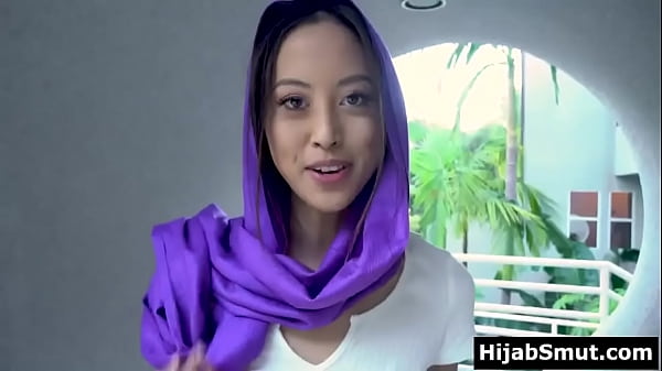 Gadis Muslimah Panas Merana Tak Henti Membayangkan Nafsu Bercinta