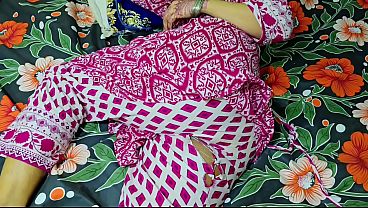 Ibu Tiri Celananya Sobek, Lalu Anak Tiri Ngewe Memek Ibunya Sampai Buntung.
