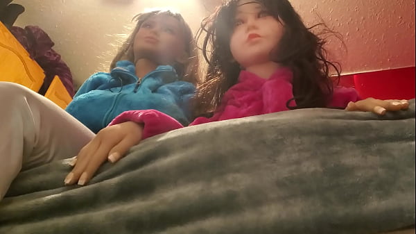 Ayah Mengajari Putri Tirinya Teknik Mengulum Kontol Yang Menggairahkan (bagian 1/3)