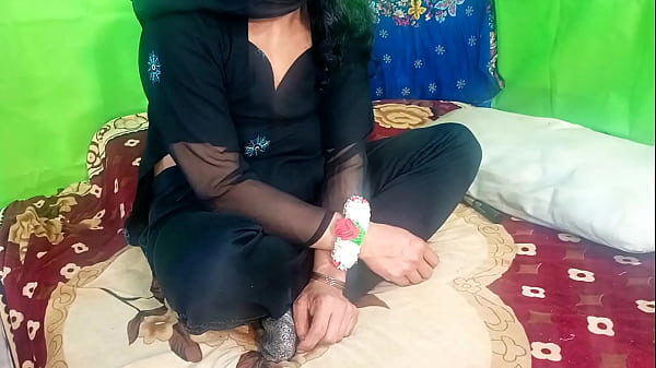 Bhabhi Muslim Berjilbab Hitam Digilir Kasar Anal Doggystyle Oleh Kontraktor India