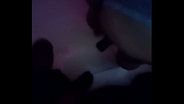 Madre Soltera De 31, Mareada Y Caliente, Termina Enredándose Con Su Amiga Ebria Y Lujuriosa
