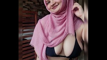 Kompilasi Goyangan Pantat Hijabiku Yang Menggoda