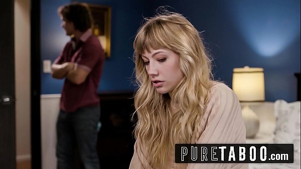 Blonde Cewek Muda Ivy Wolfe Pertama Kali Ngerasain Kontol Sepupu Sendiri, Basah Kuyup Minta Digenjot.