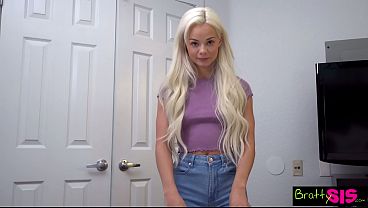 Bratty Blonde Elsa Jean: “serahkan Duitmu, Aku Akan Hisap Kontolmu Sampai Kering”