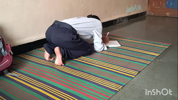 Gadis Perawan Kampus Digitui Guru Les Privat Sampai Meraung-raung.