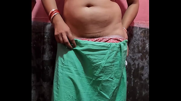 Desi Istri Lagi Cukur Bulu Memek Basahnya
