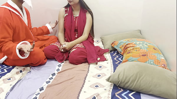Malam Tahun Baru 2026, Bokep Paling Hot Dengan Dirty Talk Hindi, Roleplay Saarabhabhi, Nafsu Menggila Bareng Santa Yang Bikin Makin Basah.